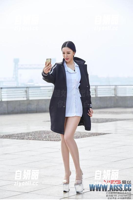 听说“爱丝”长腿女警的出场让下载变得更刺激，你敢不敢点开？