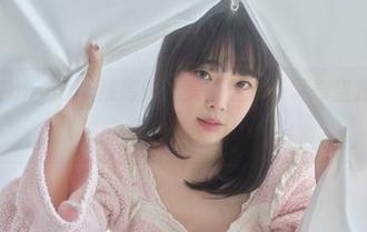 Kang Inkyung携高跟鞋美图更新,真希望我的鞋柜也能像她那么bling!