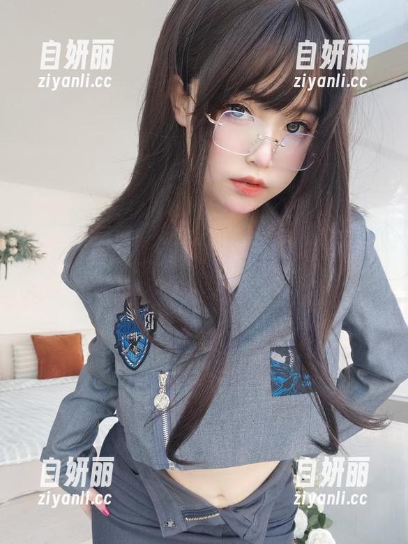 这是个办公室？K酱的免费秘书照片搬出新花样!