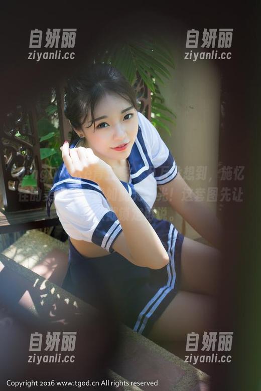 QingDouKe青豆客 - 万万没想到，施忆佳的美腿竟然能如此无圣光！这套图先让我默默锁定再说。