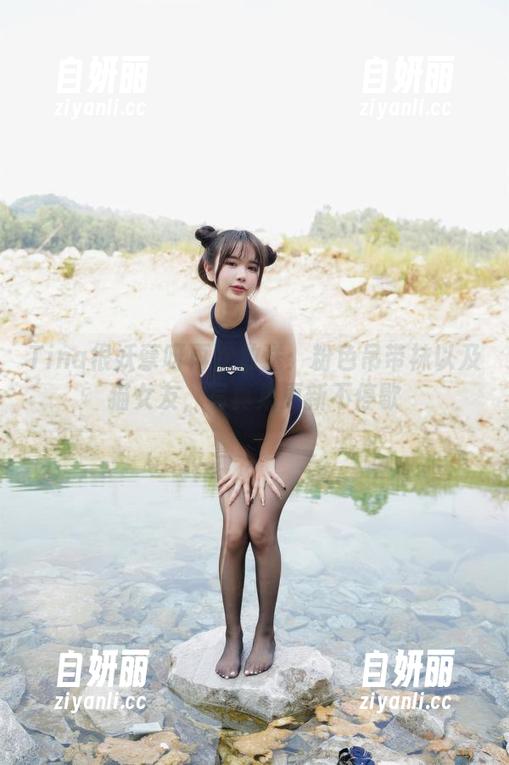 Tina很妖孽呀再次放送：粉色吊带袜以及猫女友，写真集更新不停歇