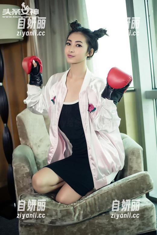 TouTiao头条女神 - 又出新资源了，最新杨漫妮baby给你空姐的新视角。