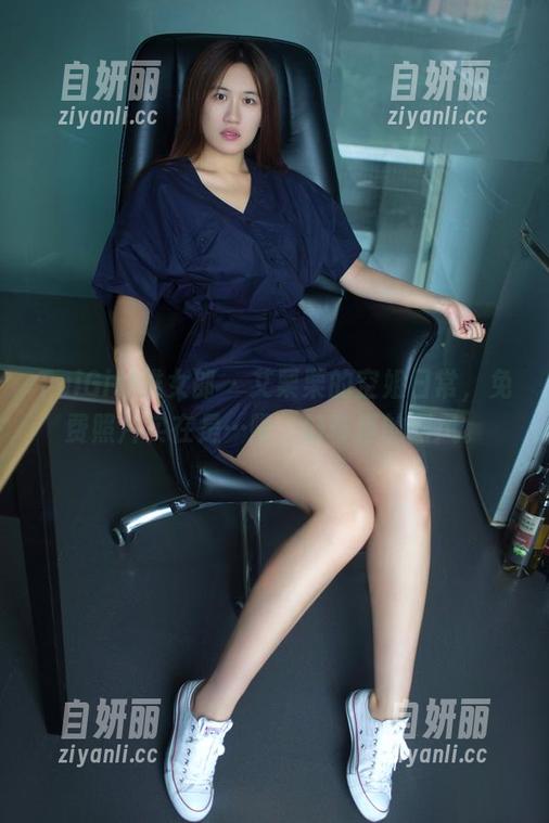 TuiGirl推女郎 - 艾栗栗的空姐日常，免费照片实在是…呃，好奇怪的画风。