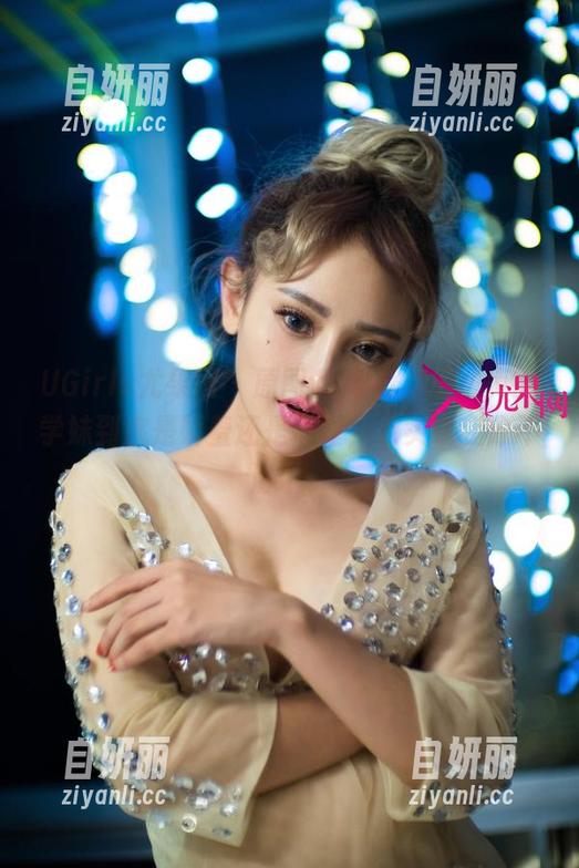UGirls尤果网 - 原图vs写真，王幼贞的学妹到底是娇羞还是可爱，老实说我分不清了。