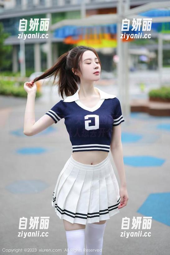 Xiuren秀人网 - 天台上的夏可馨amii：这张图包让人想去开个派对了