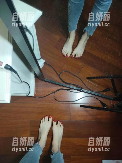 YuYu超甜丫 微密圈 - 在这一大片豹纹里,YuYu超甜丫的作品让人难以抗拒!
