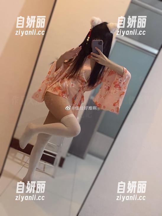 作品大推荐：佳佳酱ovo的美足，快来泡一泡吧