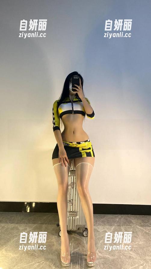 微密圈 - 更新！俏妞t比基尼写真，文案写得怎样我就不管了，画面不错！