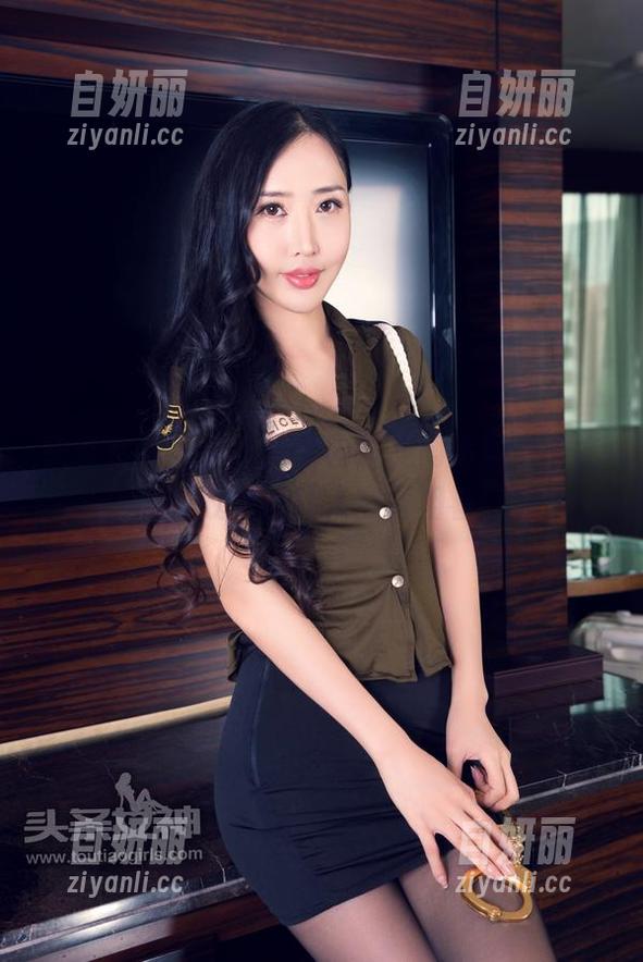 头条女神 - 小小鱼的豹纹，高清图片，比我的晚餐还让人刮目相看！