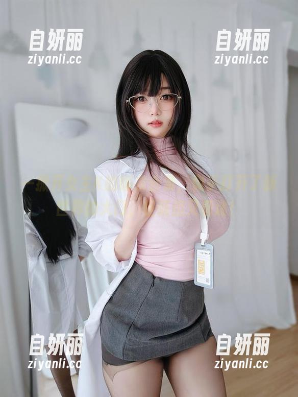 一掀开女主K的睡衣合集，似乎打开了新世界的大门，怪诞但又着迷！