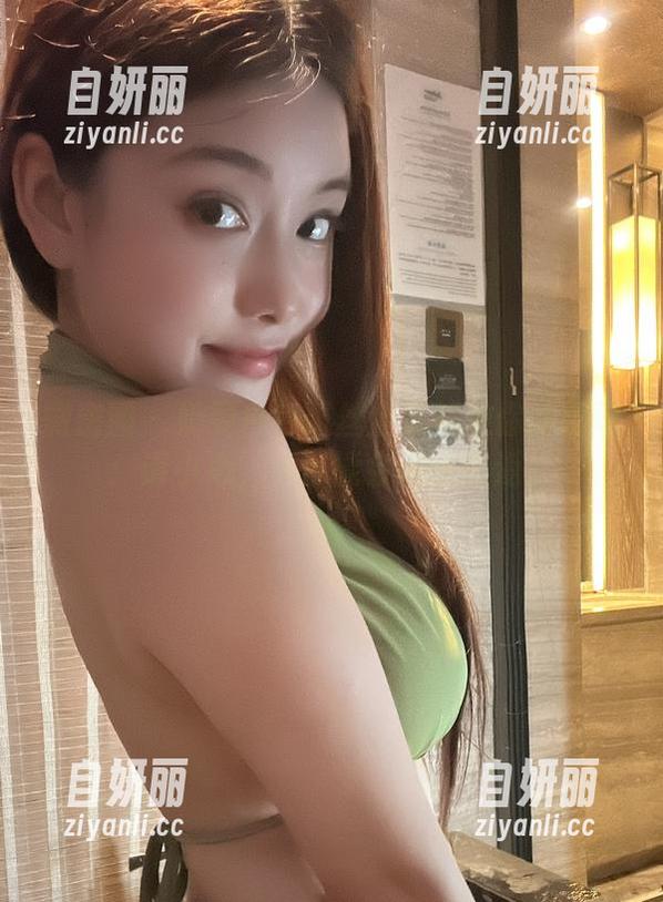 微密圈 - 奶雯白色蕾丝全套解放你的眼球：请小心，你可能会流连忘返。