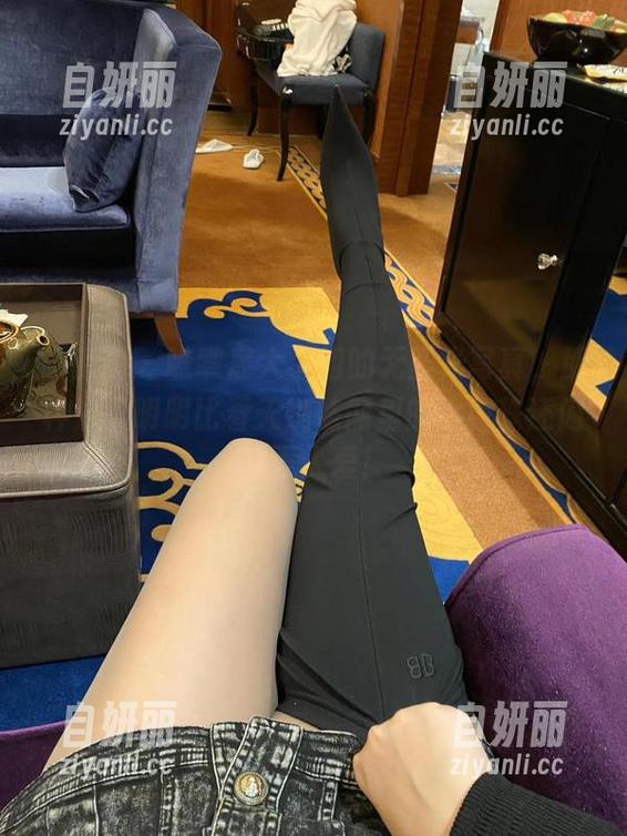 微密圈 - 瞧瞧宸大小姐的无圣光写真，那种温柔明明比春天蜘蛛网里的小露珠还闪闪惹人爱！