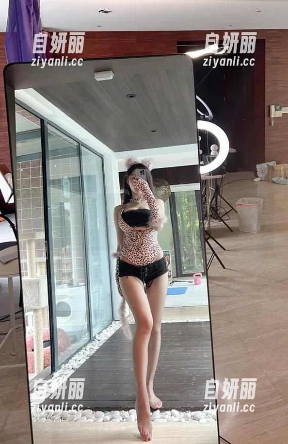 微密圈 - 不只是死库水，小玉吃果冻的写真，让水都嫉妒了！