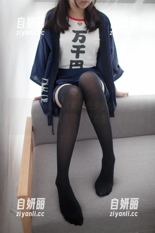 作品这么好看，我真想把少女秩序网盘填得满满的，白丝吊带小背心是我的新宠啊。