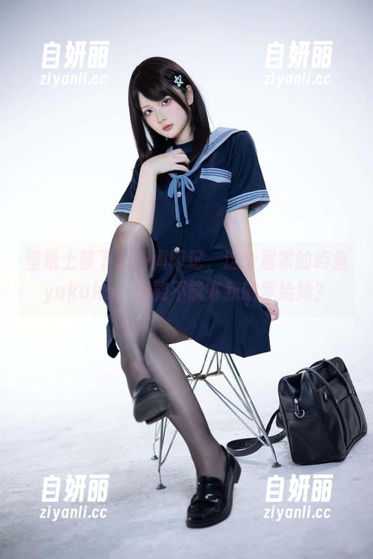 壁纸上留下的时间印记，这个居家的屿鱼yukako，我能不能寄我的梦给她？