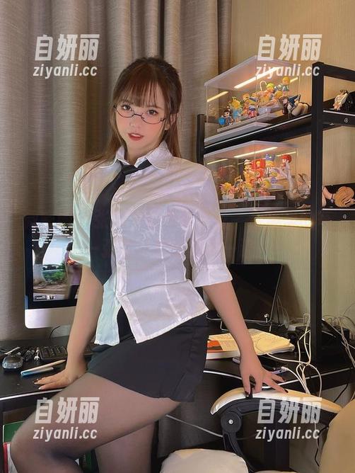 张思允 微密圈 - 张思允的吊带黑丝,合集里的每一张都让我想再看一遍!