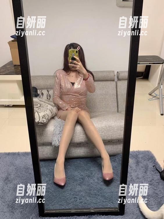 微密圈 - 提袜少女的绝妙厨艺，随便看免费的写真，千万别流口水哦。