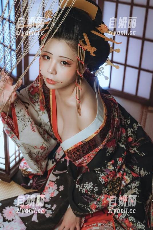 这次无颜小天使wy搞的花嫁美图，已成功影响到我的壁纸选择，我是不是太快被俘获了？