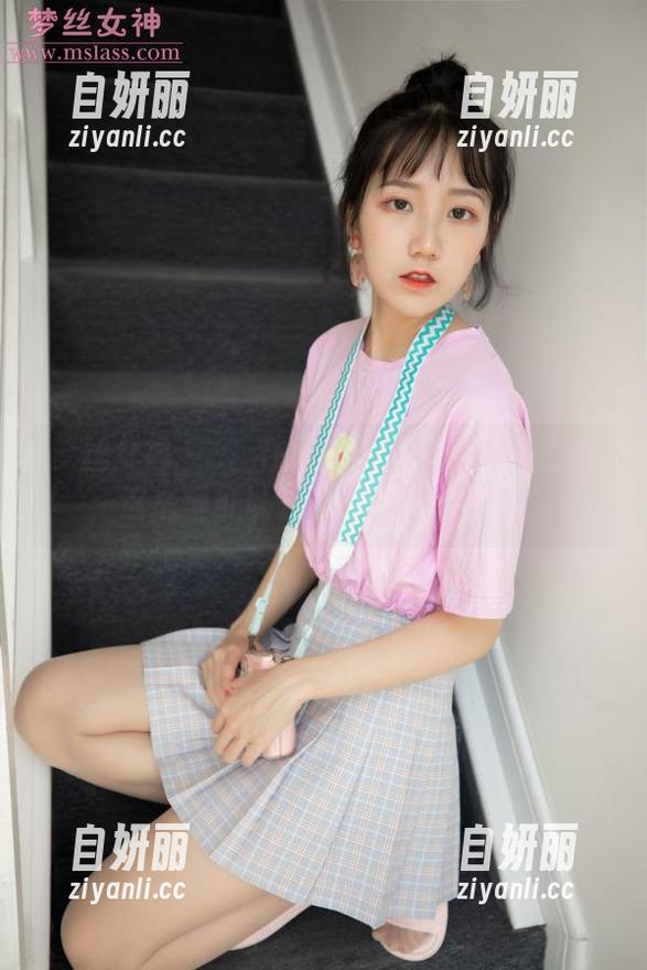 梦丝女神 - 玥玥在线！看她蓝色仙女古装，这造型可以去NASA注册了吧？