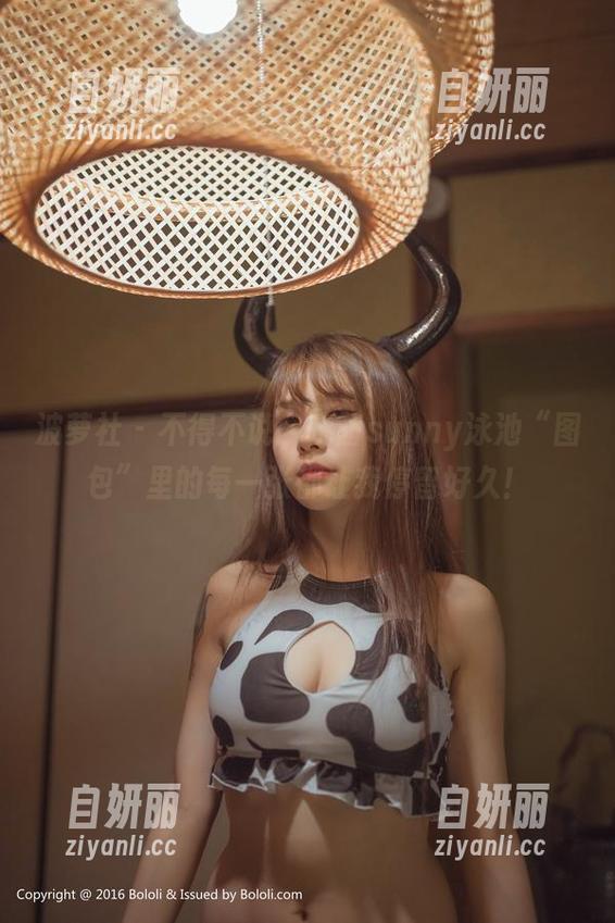 波萝社 - 不得不说：晓茜sunny泳池“图包”里的每一张都让我停留好久！