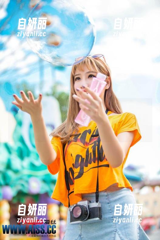爱丝 - 每次看何冉的户外照，我都在问，是无圣光才让这图片更真实？果然，别样的美。