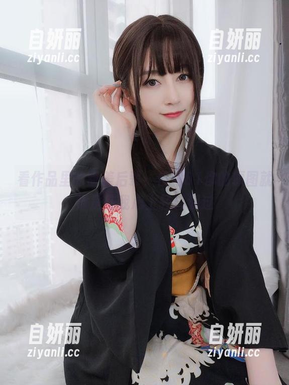 看作品里的甜美后辈，白银81你的原图就像是在我心上轻轻划过