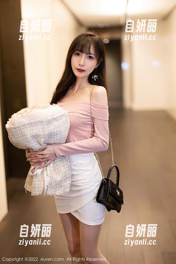 秀人网 - 学妹们都在看，月酱儿的写真，果然让人百看不厌。