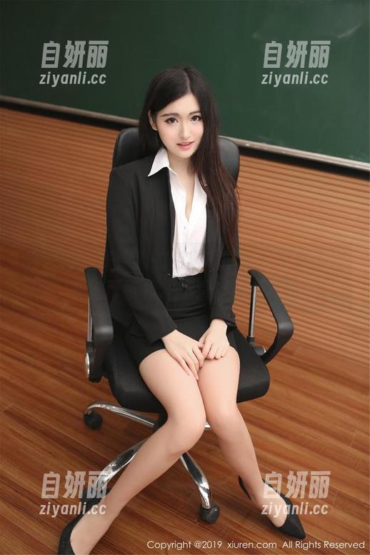 秀人网 - 陈伊人的制服写真集，专注于那些她可能根本不喜欢的西装！