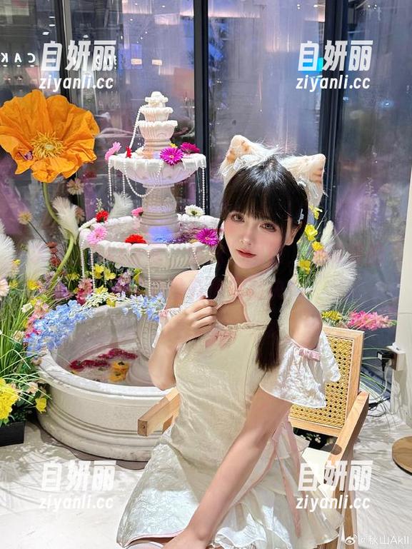 求秋山AkI分享“学妹”图包，想知道拍摄时有没有编辑秘诀！