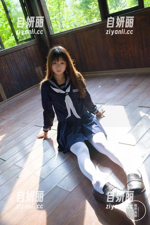 稚乖画册 - 套图里藏着的吉他少女，赤西夜夜的魔力是啥？