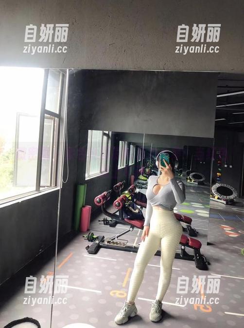 紫色哒豚豚 微密圈 - 紫色哒豚豚的私拍合集:当红色遇上奇葩