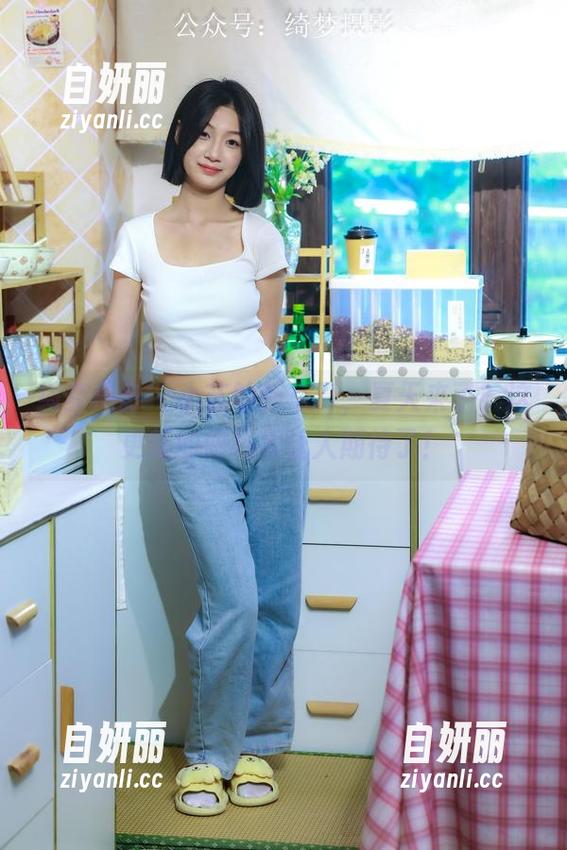 绮梦摄影 - 小艺的新写真，夏天来了？这更新的曲线太让人期待了！
