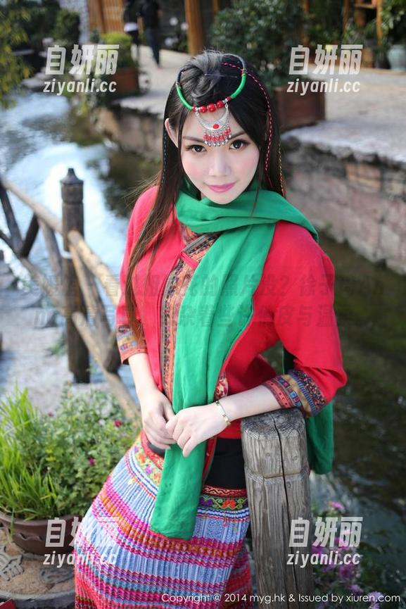 美媛馆 - 看过姐妹花的照片没？徐子琦Anna高清写真，夹杂着些许俏皮与温柔。