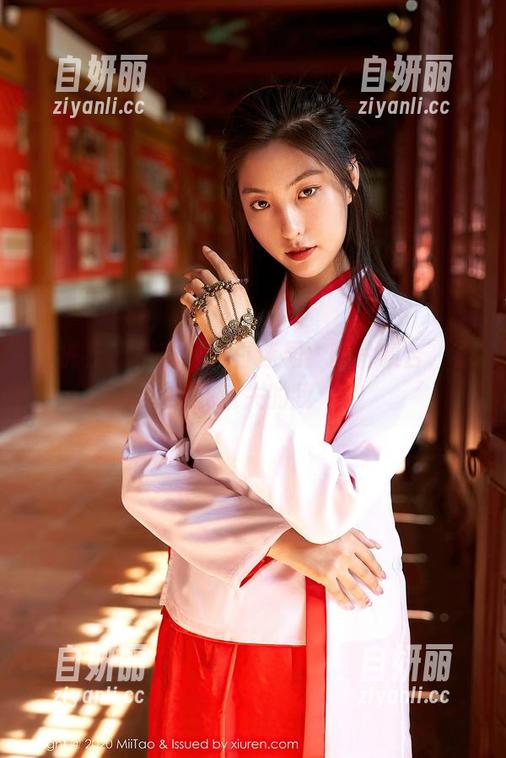 蜜桃社 - 伊琳的纯白迷局：图片集合，寻找迷失的我