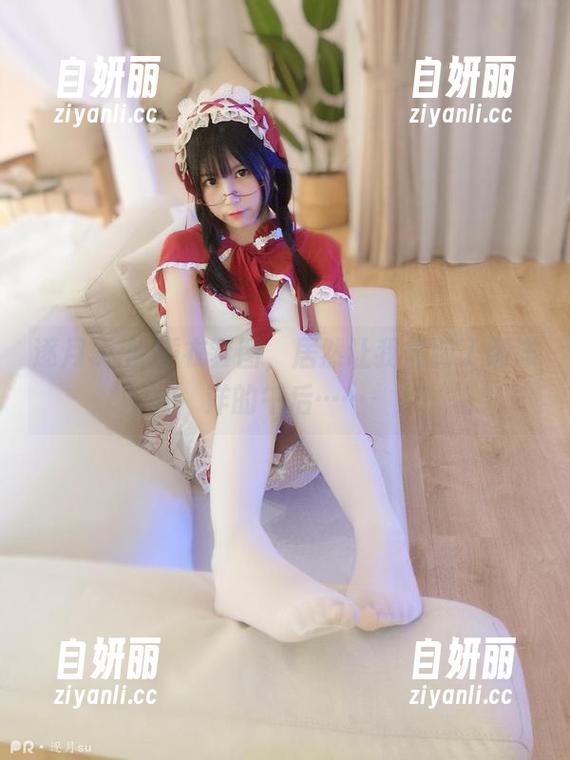 逐月Su的睡衣套图，居然让我想到了懒洋洋的午后……