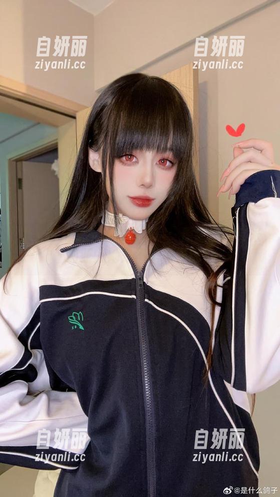 直击阿九从不咕咕的私房：原图里的艾米莉亚，她是不是闹着玩？