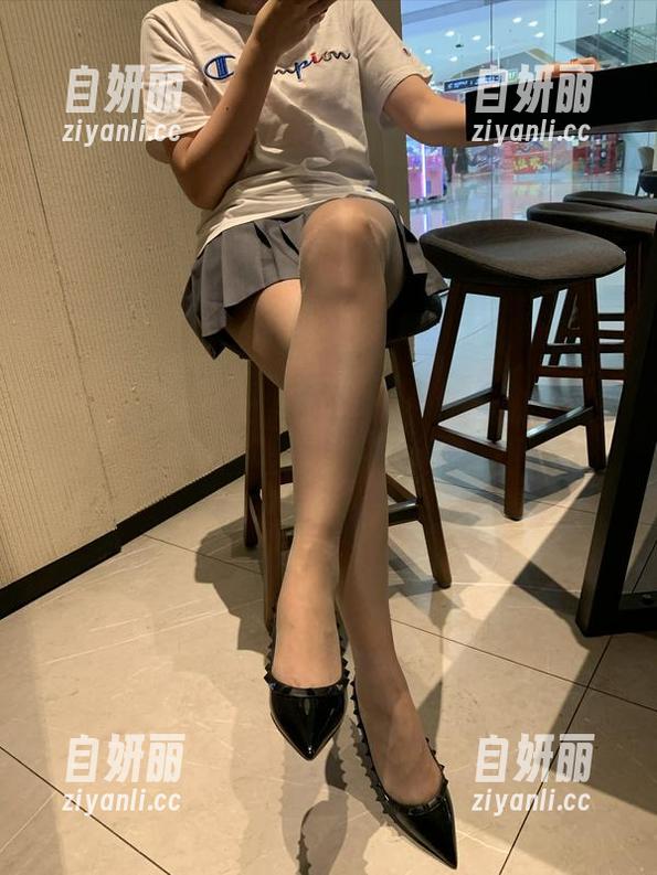 微密圈 - 雅雅的气质呀撩人棉袜图集，这种袜子穿上身，一定得秀秀！