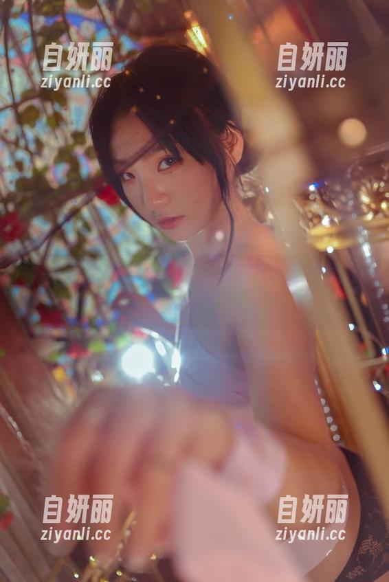 青水百合子的破T恤套图，看完想不想去撞衫？