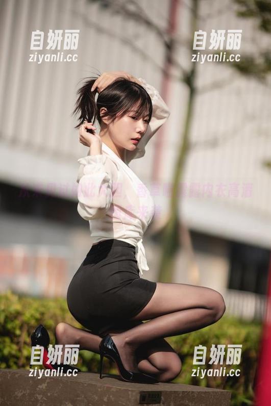 从未见过如此大胆，香草喵露露内衣高清图库来袭